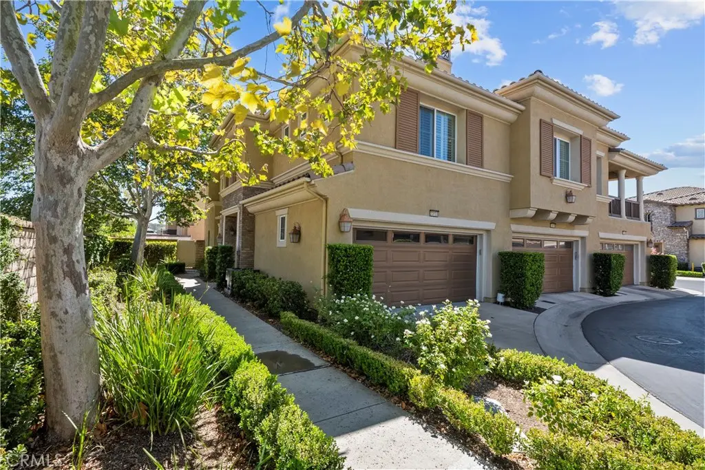 23833 Toscana, Valencia, CA — listing photo 1
