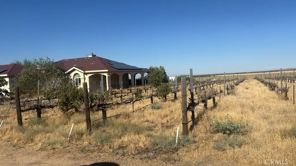 22555 W Avenue D11, Lancaster, CA — listing photo 1