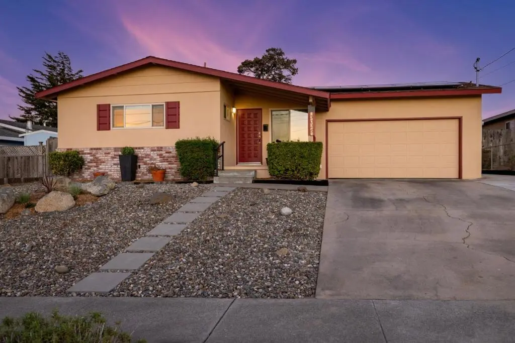 3026 Independence Avenue, Marina, CA — listing photo 1