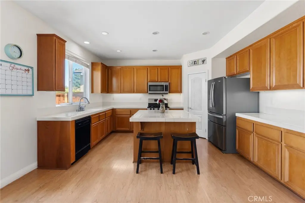 Single Family Residence for sale at 3050 Sand Pine Trail, Hemet, CA featuring 5 beds and 3 baths
