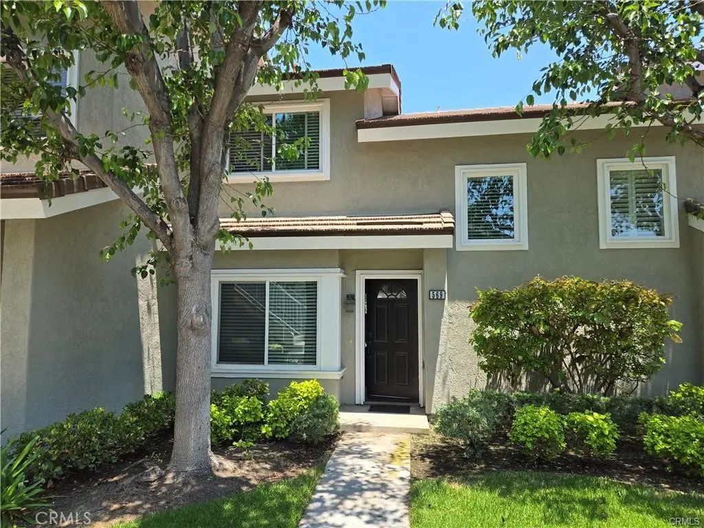 Condominium for rent at 569 Springbrook N, Irvine, CA featuring 2 beds and 3 baths