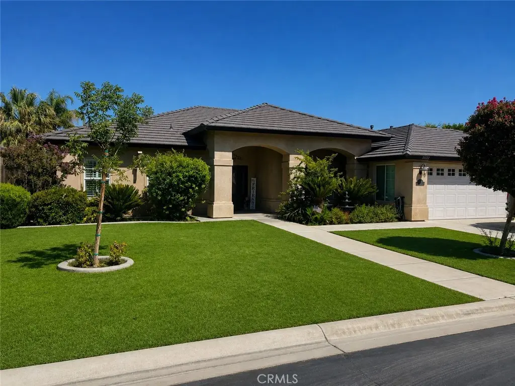 11322 Stroke Cutters, Taft, CA — listing photo 1