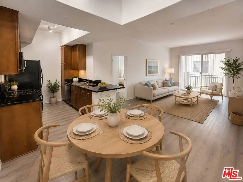4060 Glencoe Avenue 312, Marina Del Rey, CA — listing photo 1