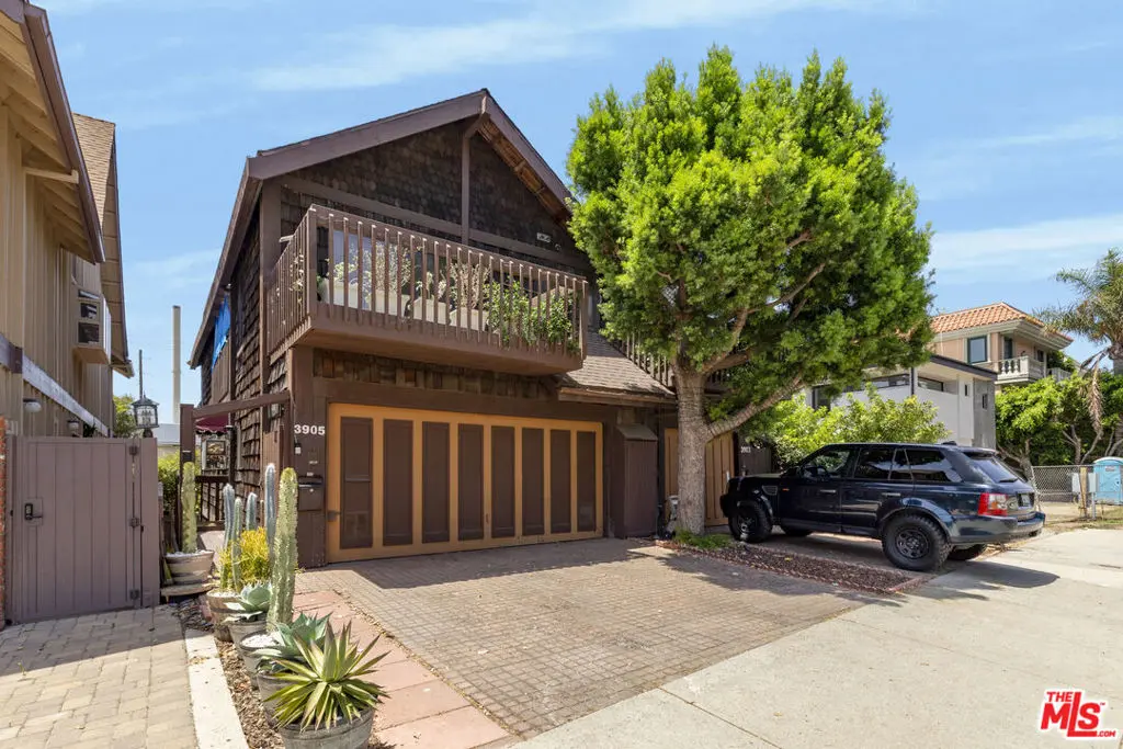 Residential Income for sale at 3903 Via Dolce, Los Angeles, CA featuring 3 beds and 3 baths