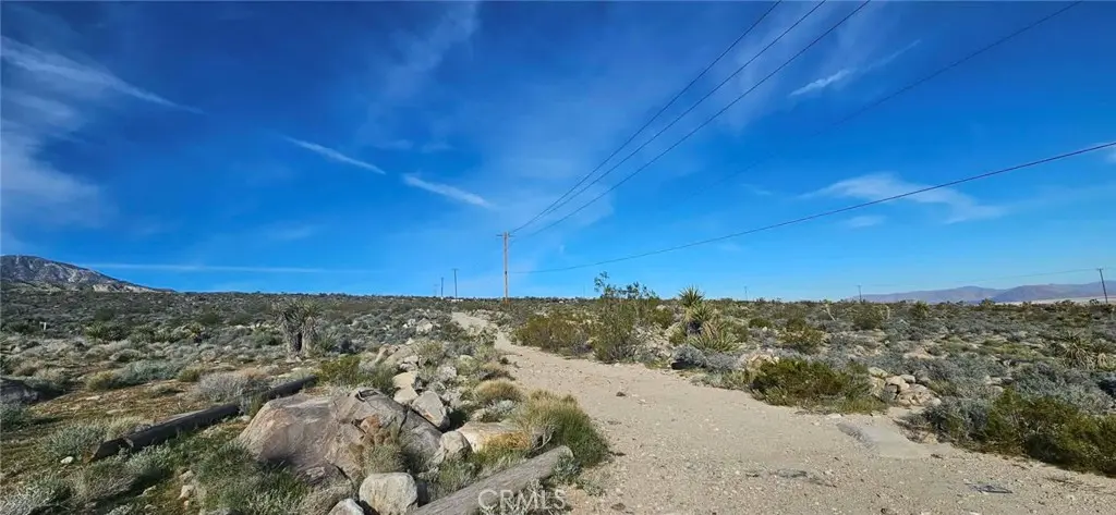 800 Meehleis, Lucerne Valley, CA — listing photo 1