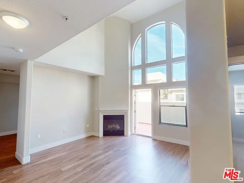 Condominium for rent at 1041 Glendon Avenue 4151, Los Angeles, CA featuring 3 beds and 3 baths