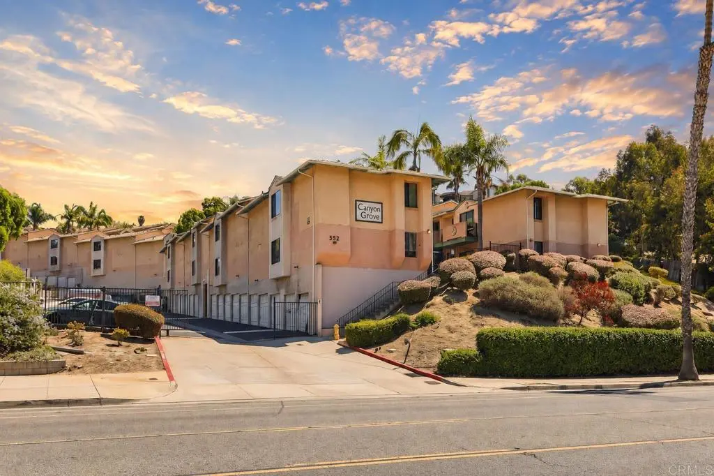 552 Canyon Drive 29, Oceanside, CA — listing photo 1