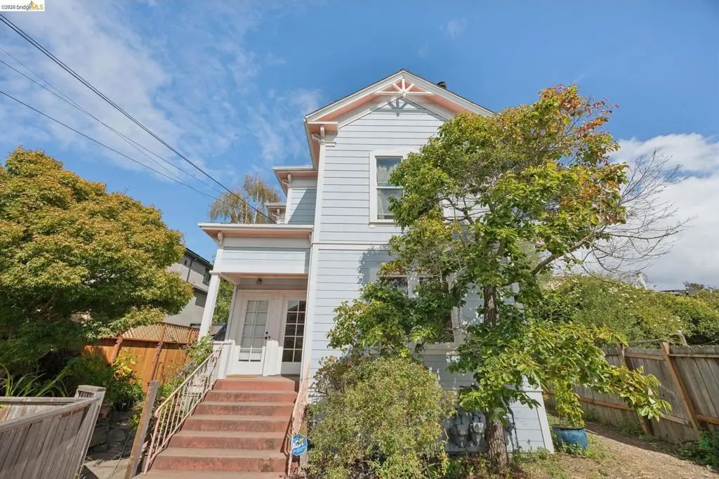 Condominium for sale at 1711 Milvia A, Berkeley, CA featuring 1 bed and 1 bath