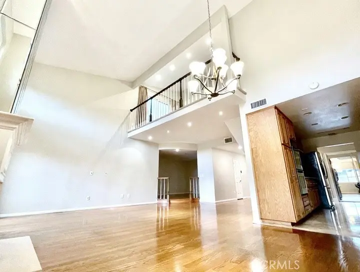 Residential Lease for rent at 1415 Camden Avenue 405, Los Angeles, Los Angeles County, CA featuring 3 beds and 3 baths