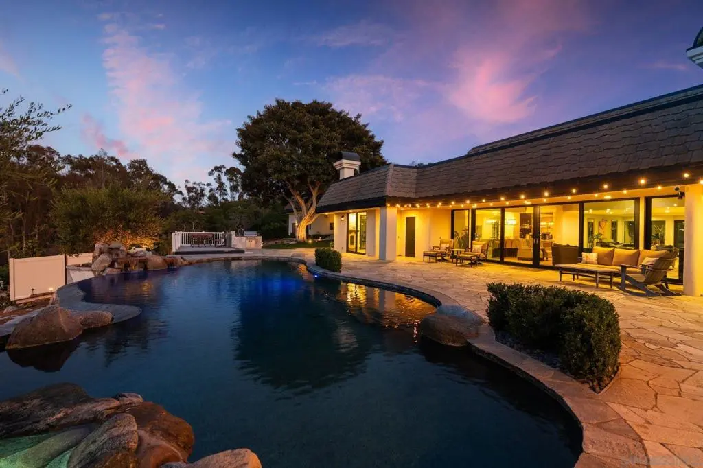 Single Family Residence for sale at 16710 Caminito De Las Palmas, San Diego, CA featuring 5 beds and 6 baths