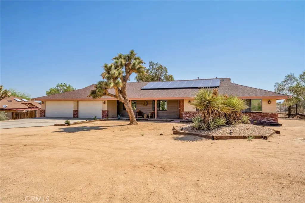 7379 Chippewa Trail, Yucca Valley, CA — listing photo 1