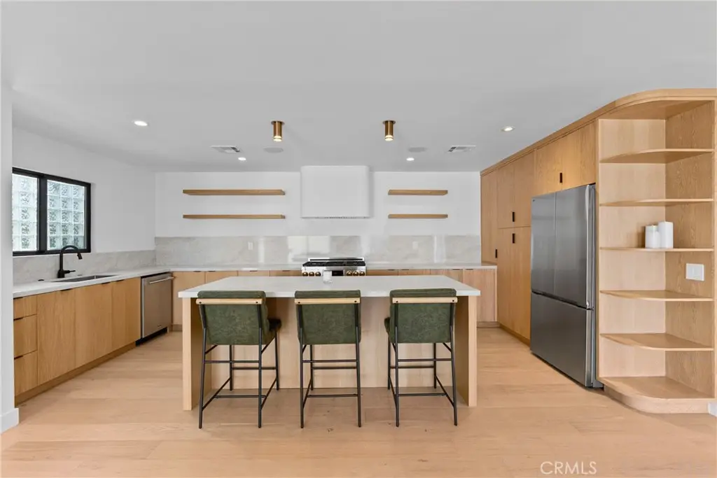 13636 Riverside, Sherman Oaks, CA — listing photo 1