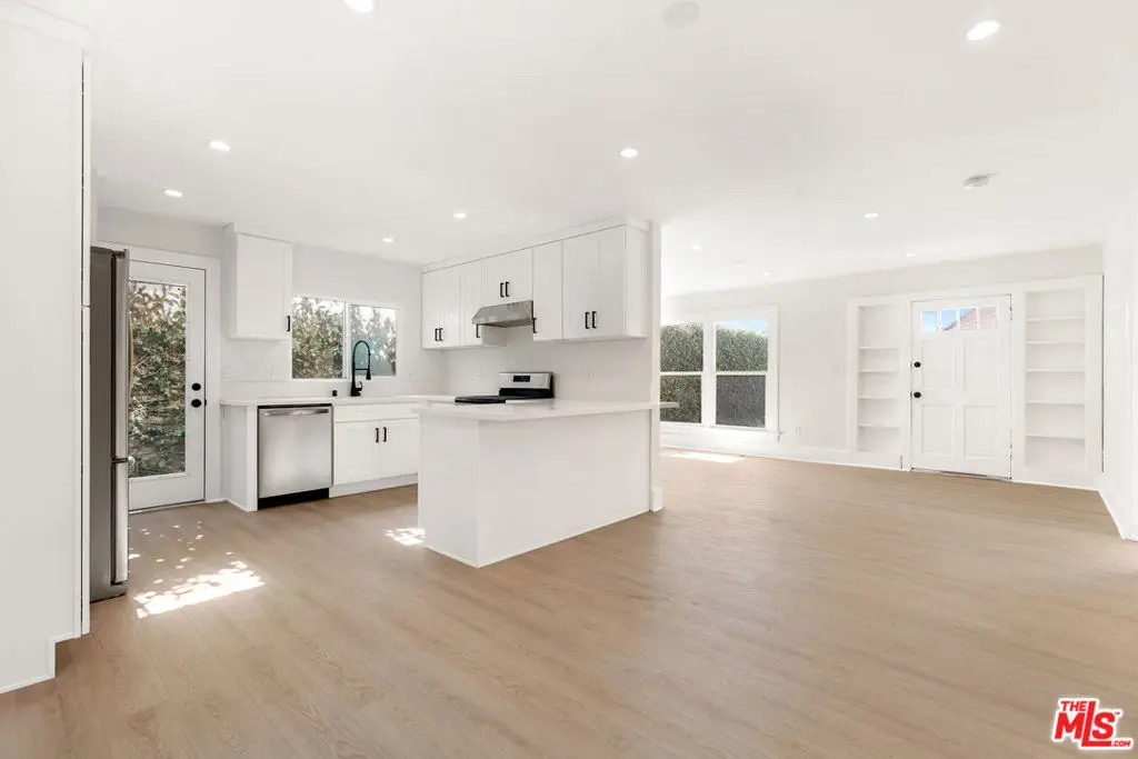 4245 Normal Avenue, Los Angeles, CA — listing photo 1