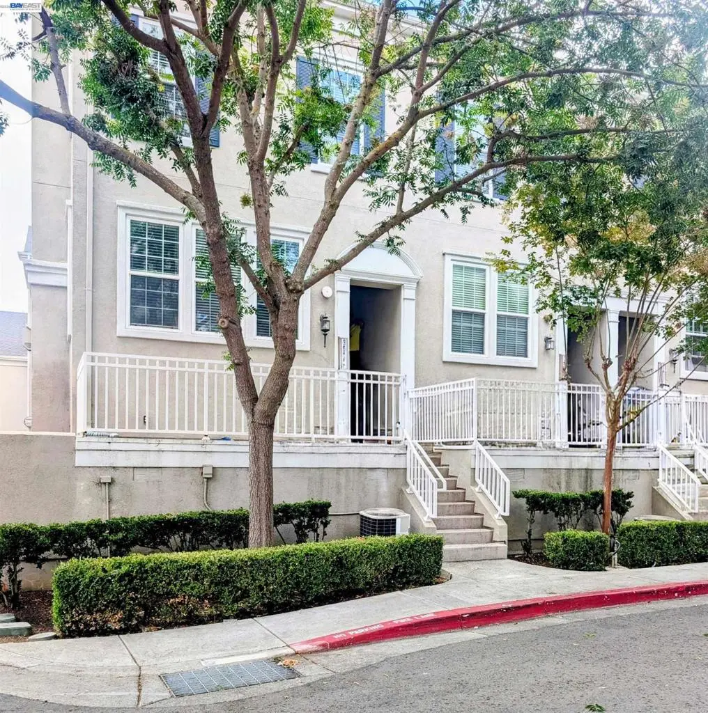 Condominium for sale at 3613 Whitworth Dr, Dublin, CA featuring 3 beds and 4 baths