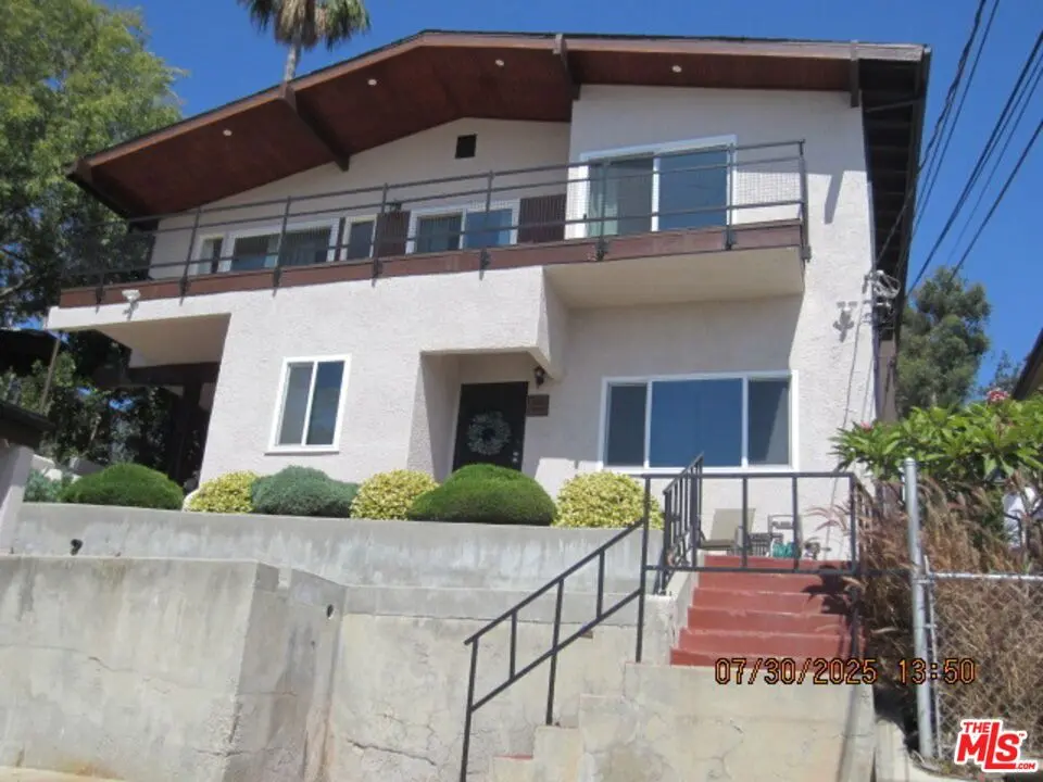Condominium for rent at 2350 1/2 Teviot Street, Los Angeles, CA featuring 3 beds and 2 baths
