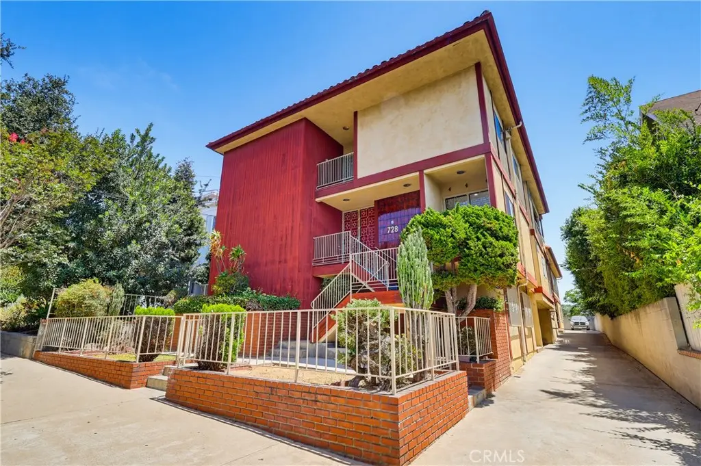 Apartment for sale at 728 E Kensington, Los Angeles, CA