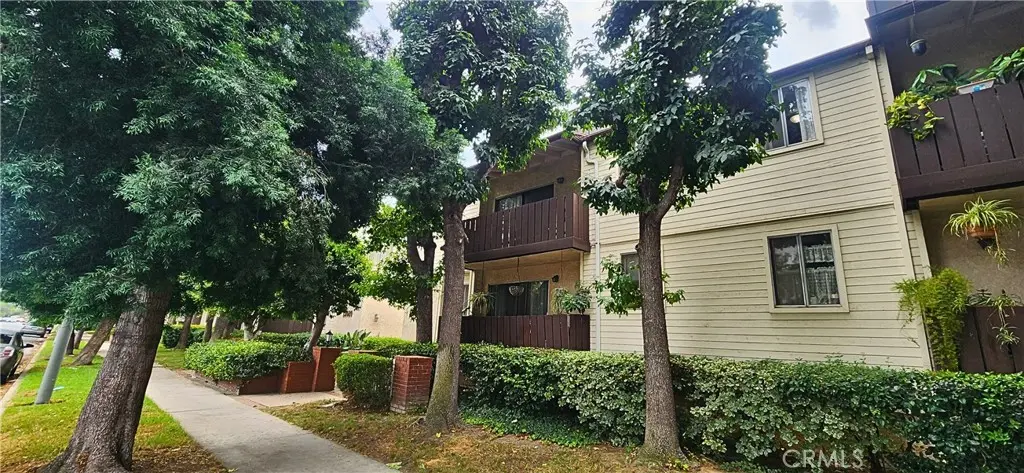 15030 Victory 201, Van Nuys, CA — listing photo 1