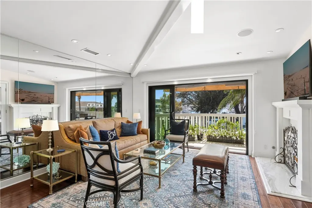 Residential Lease for rent at 1030 Bayside Cove 702, Newport Beach, Orange County, CA featuring 2 beds and 2 baths