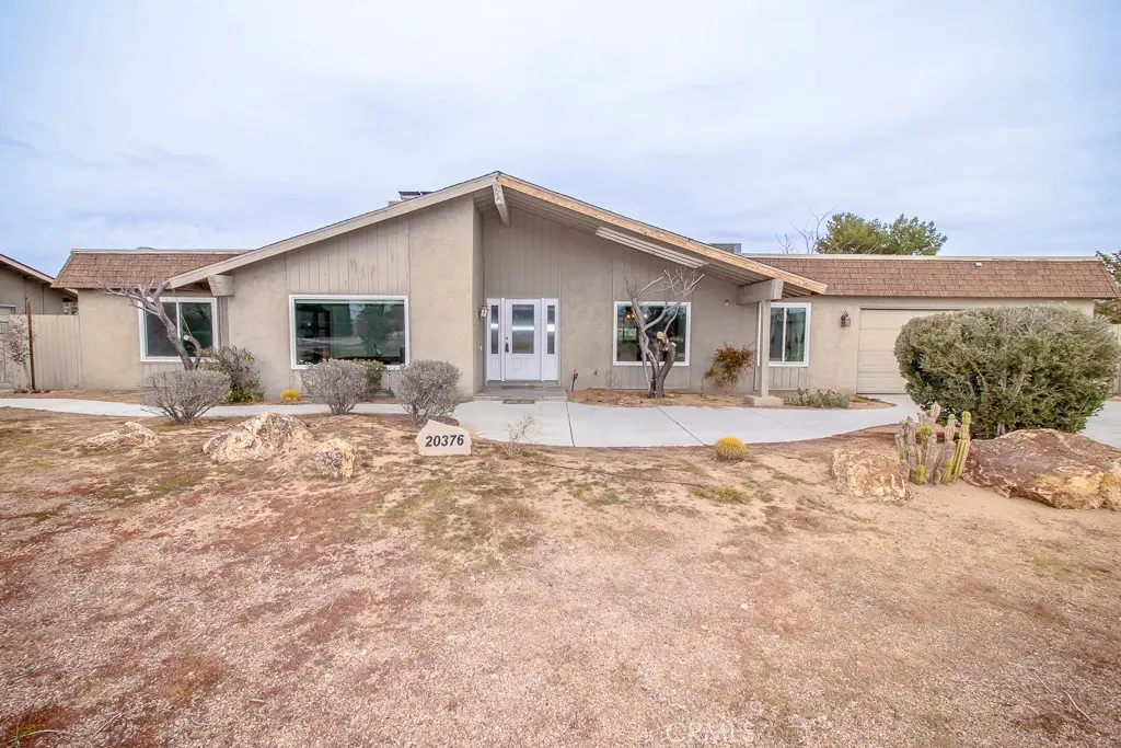 20376 Tonawanda, Apple Valley, CA — listing photo 1