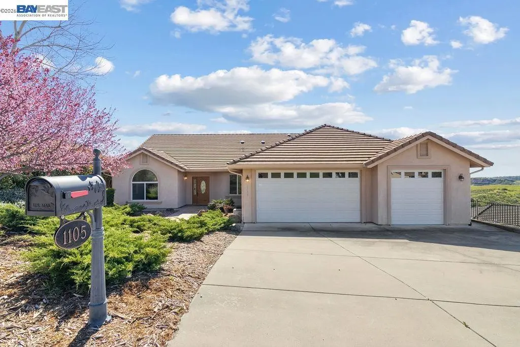 1105 Paradise Peak Rd, Valley Springs, CA — listing photo 1