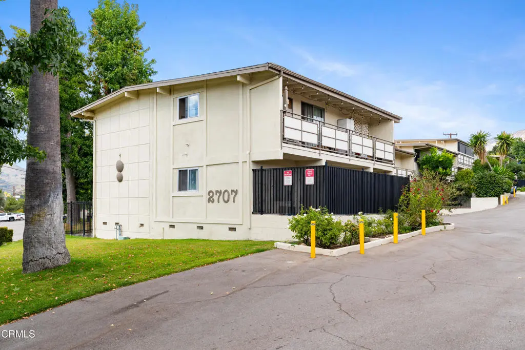 2707 Montrose Avenue 3, Montrose, CA — listing photo 1