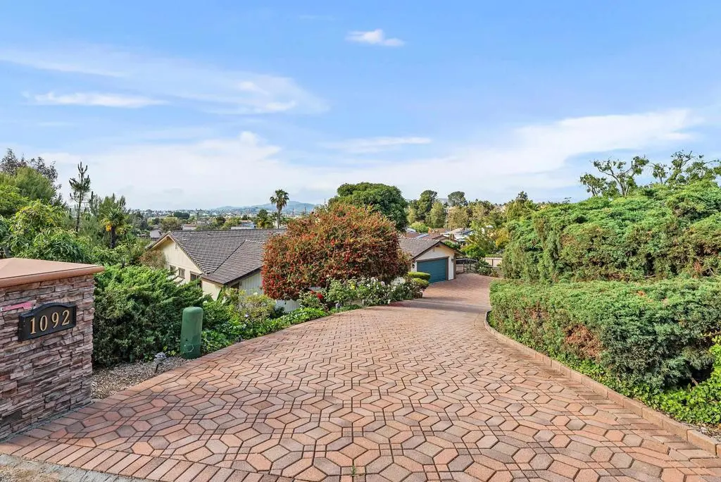 1092 Serena Way, San Marcos, CA — listing photo 1