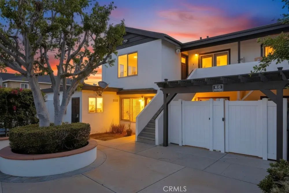Quadruplex for rent at 1010 Valencia Street D, Costa Mesa, CA featuring 3 beds and 2 baths