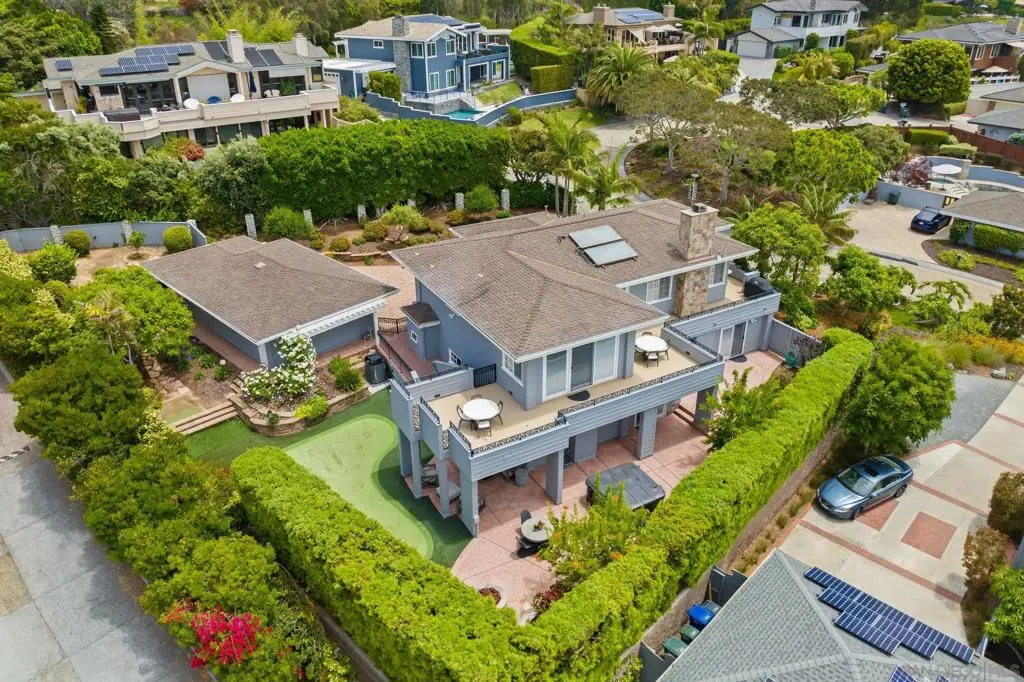 Single Family Residence for rent at 226 Stratford Park Cir, Del Mar, CA featuring 4 beds and 4 baths