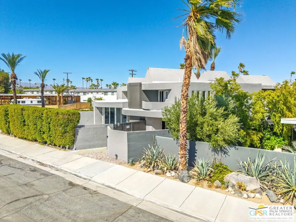 2286 N Junipero Avenue, Palm Springs, CA — listing photo 1