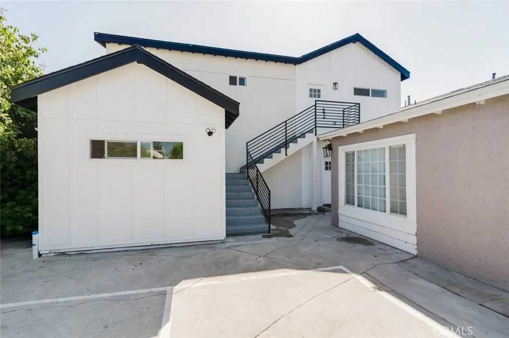 5732 Willowcrest Avenue 2, North Hollywood, CA — listing photo 1
