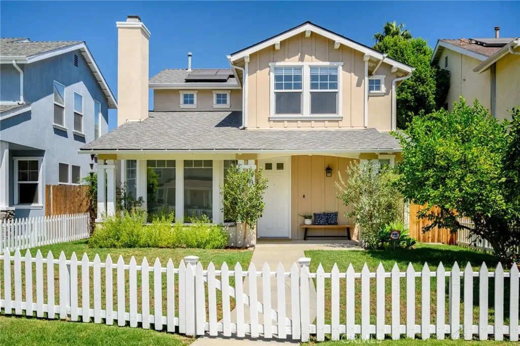 7101 Oso Avenue 14, Winnetka, CA — listing photo 1