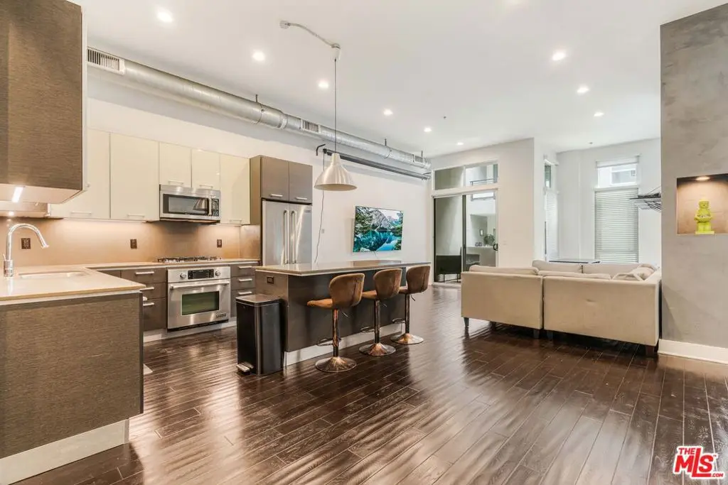 Condominium for rent at 13320 Beach Avenue 207, Los Angeles, CA featuring 2 beds and 2 baths