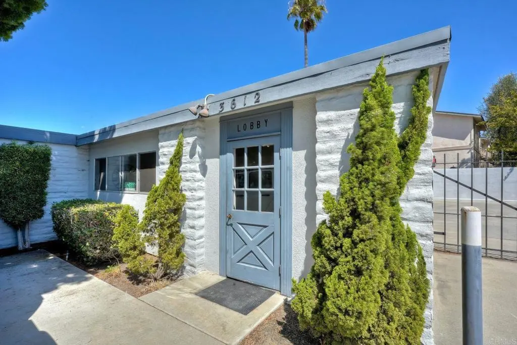 Condominium for sale at 3612 Vista Bella 2, Oceanside, CA featuring 2 beds and 2 baths