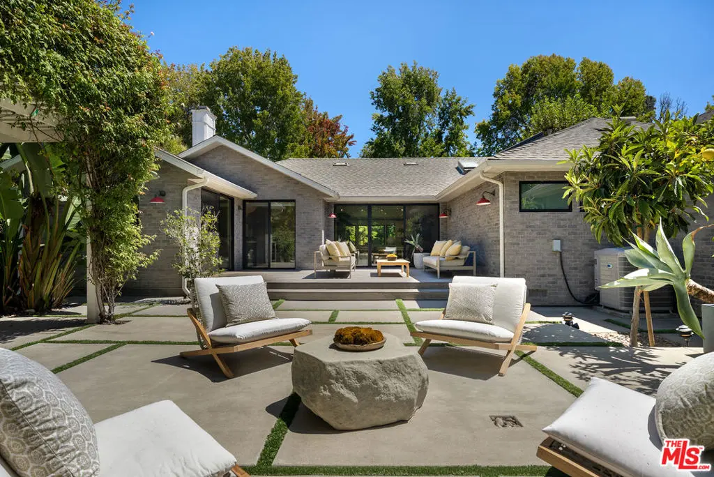 Single Family Residence for rent at 521 Loring Avenue, Los Angeles, CA featuring 4 beds and 6 baths