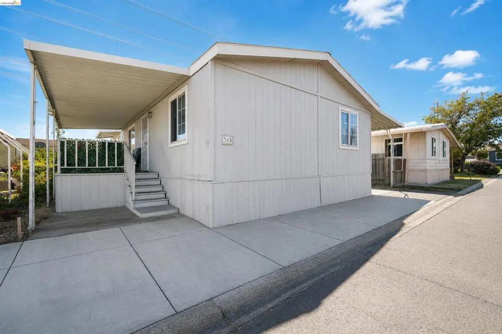 Manufactured In Park for sale at 365 Stonyford Dr, Pittsburg, CA featuring 3 beds and 2 baths