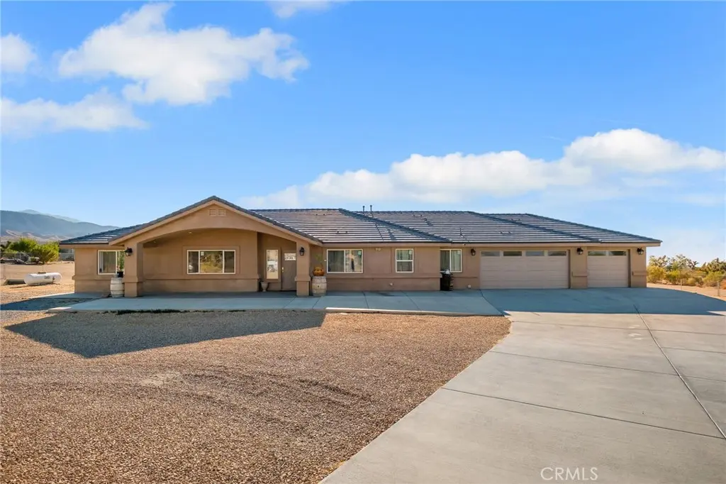 11374 Desert View, Pinon Hills, CA — listing photo 1