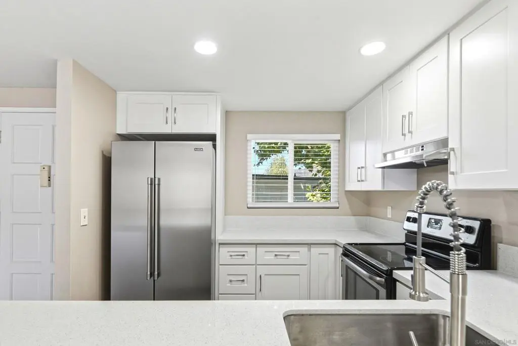Single Family Residence for rent at 8775 Navajo Rd 7, San Diego, CA featuring 3 beds and 2 baths