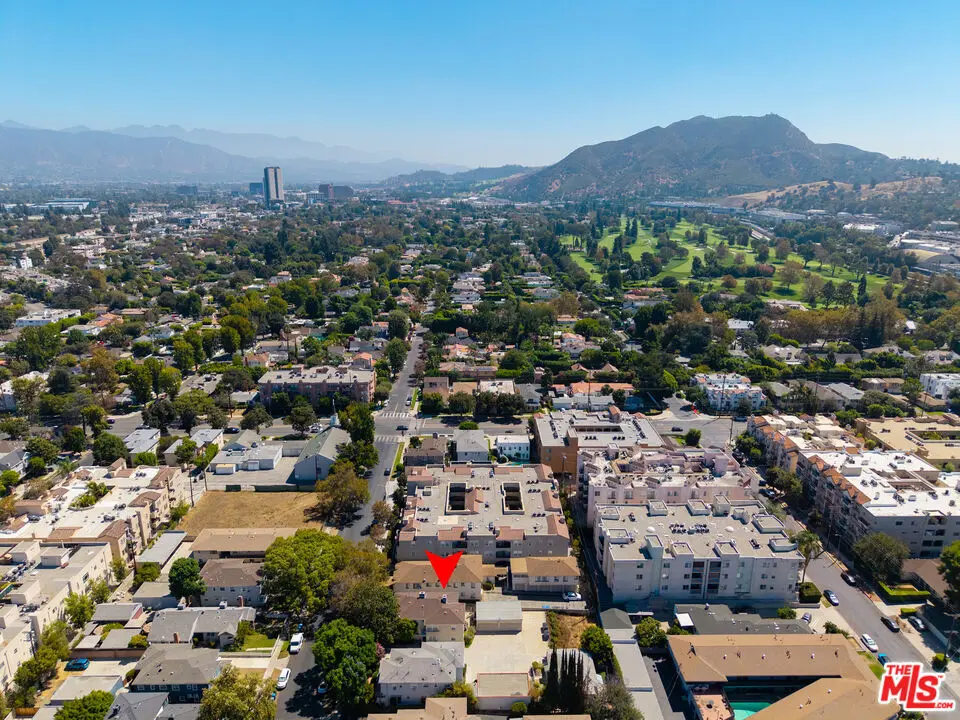 10634 Whipple Street, Toluca Lake, CA — listing photo 1