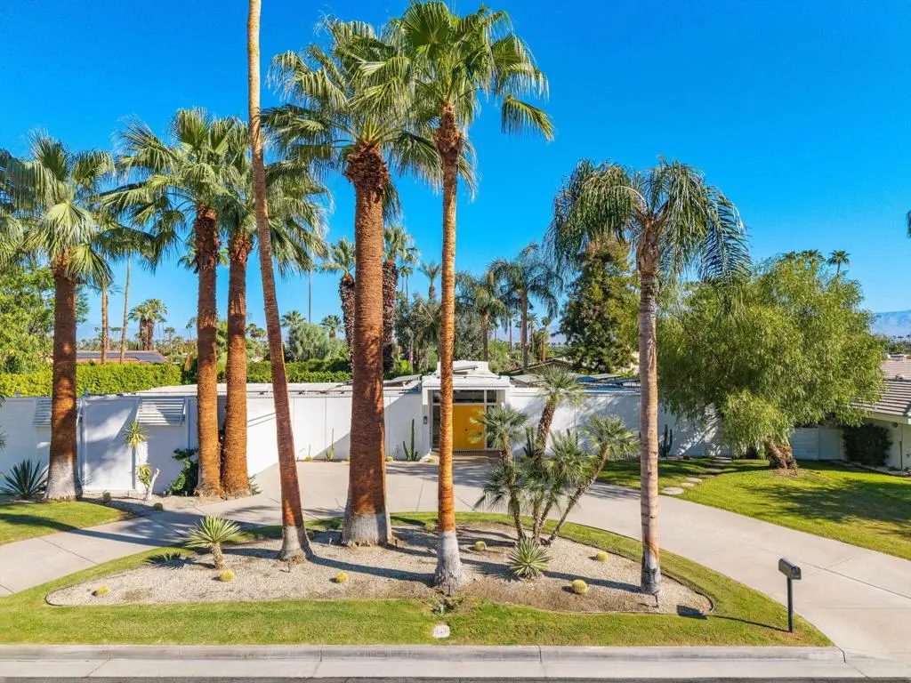 Single Family Residence for sale at 76160 Fairway Drive, Indian Wells, CA featuring 4 beds and 3 baths