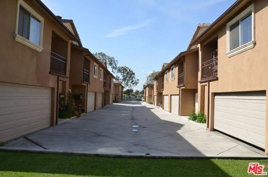 5247 Clara Street 1/2, Cudahy, CA — listing photo 1