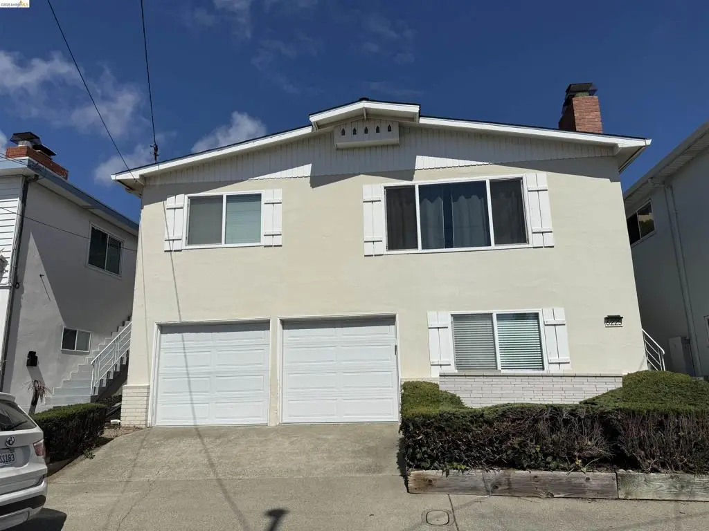 Residential Lease for rent at 6225 Plymouth Ave, Richmond, Contra Costa County, CA featuring 4 beds and 2 baths