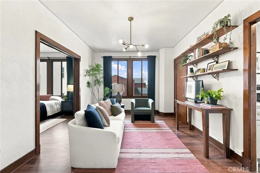 Condominium for sale at 315 W 3rd 401, Long Beach, CA featuring 1 bed and 1 bath