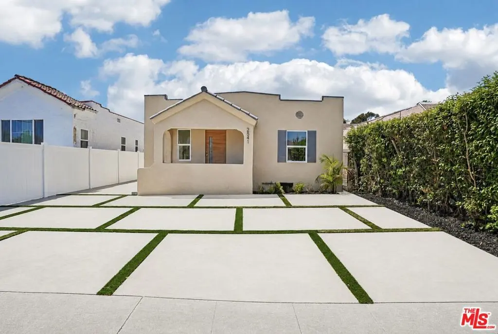 Single Family Residence for sale at 2541 Carmona Avenue, Los Angeles, CA featuring 6 beds and 4 baths