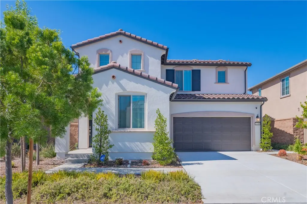 Residential Lease for rent at 2239 Melogold, Corona, Riverside County, CA featuring 4 beds and 3 baths