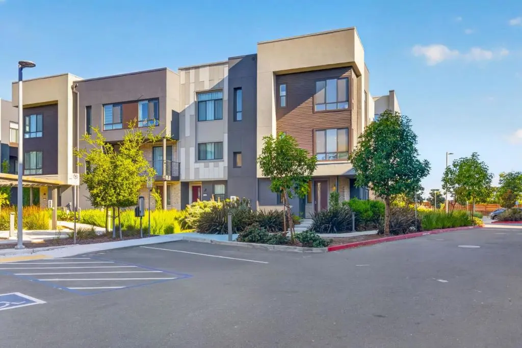 Townhouse for sale at 3891 Vanguard 1004, Fremont, CA featuring 2 beds and 3 baths