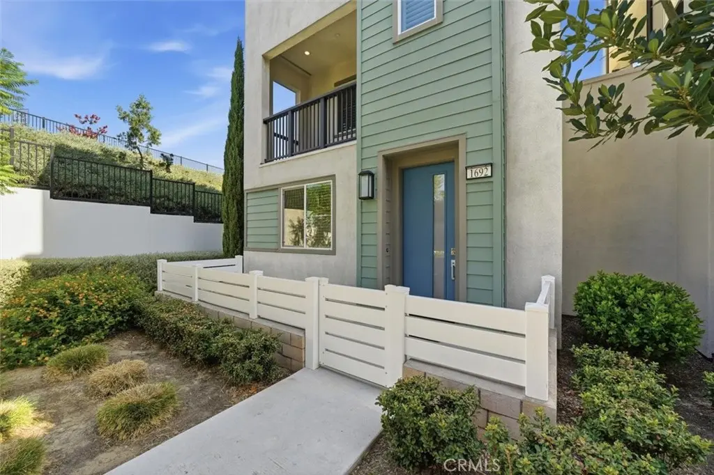 1692 W Enterprise Drive, San Pedro, CA — listing photo 1