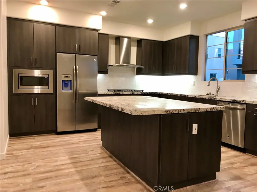 Residential Lease for rent at 258 Harringay, Irvine, Orange County, CA featuring 3 beds and 4 baths