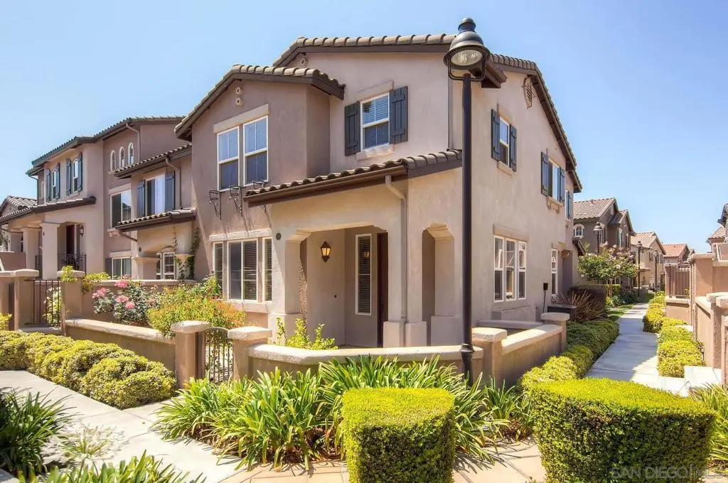 Townhouse for rent at 10429 Whitcomb Way 128, San Diego, CA featuring 3 beds and 3 baths