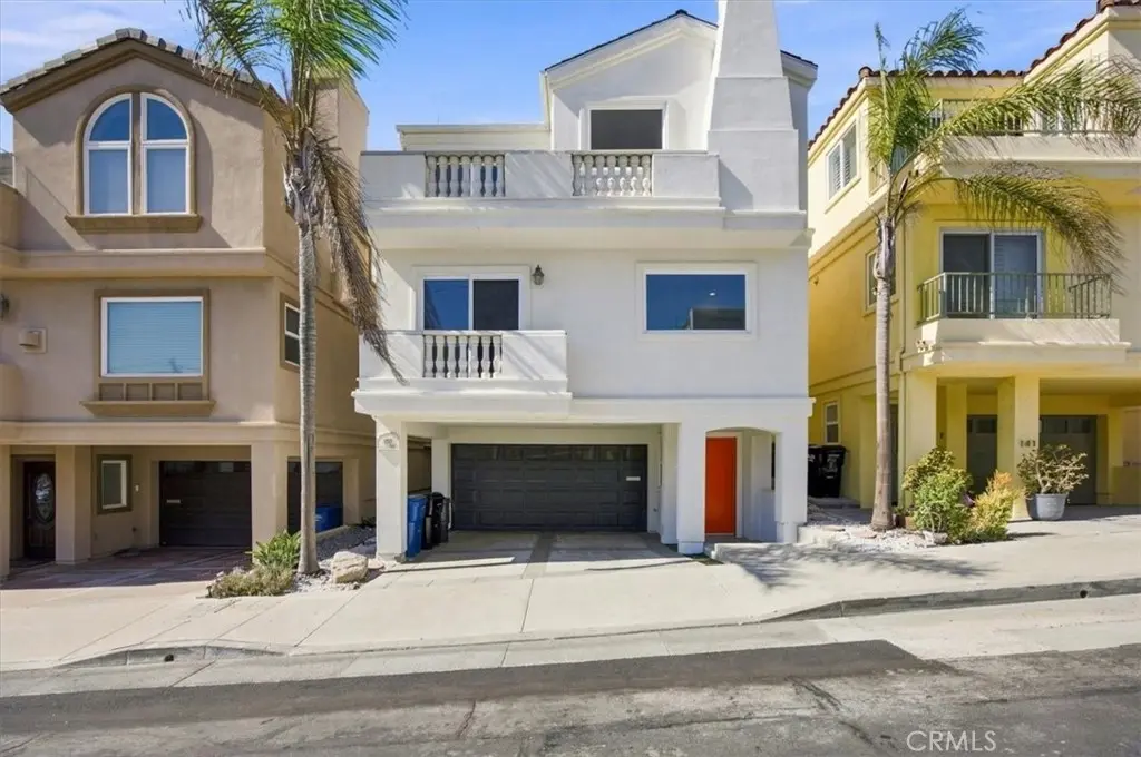 Townhouse for rent at 137 Lyndon Street, Hermosa Beach, CA featuring 3 beds and 4 baths