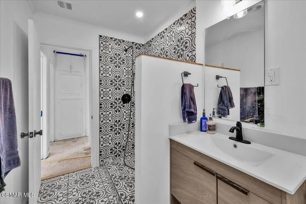 6877 Pine Avenue, 29 Palms, CA — listing photo 1